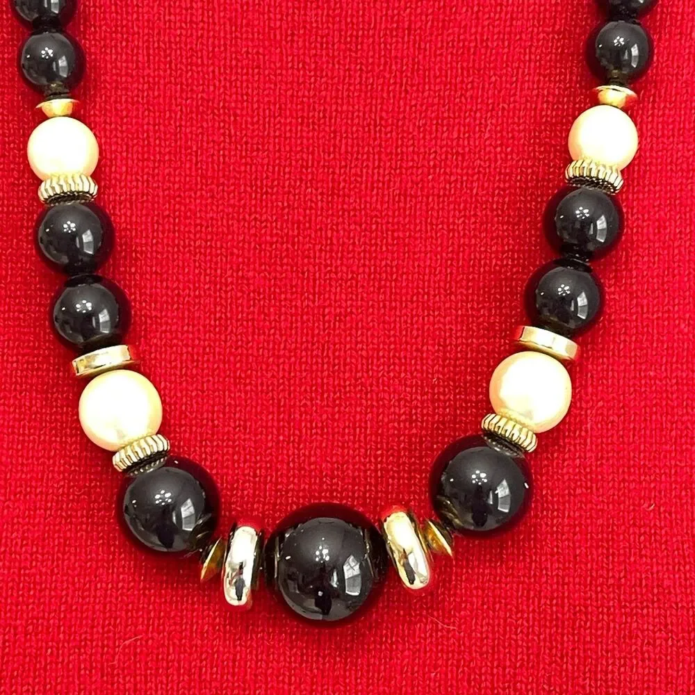 White Black‎ Beaded Beads Gold-tone Chain Fashion Necklace